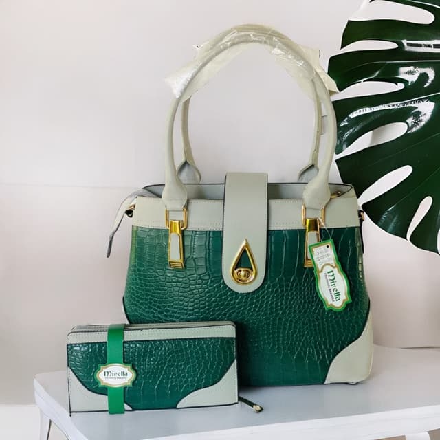 purple handbag